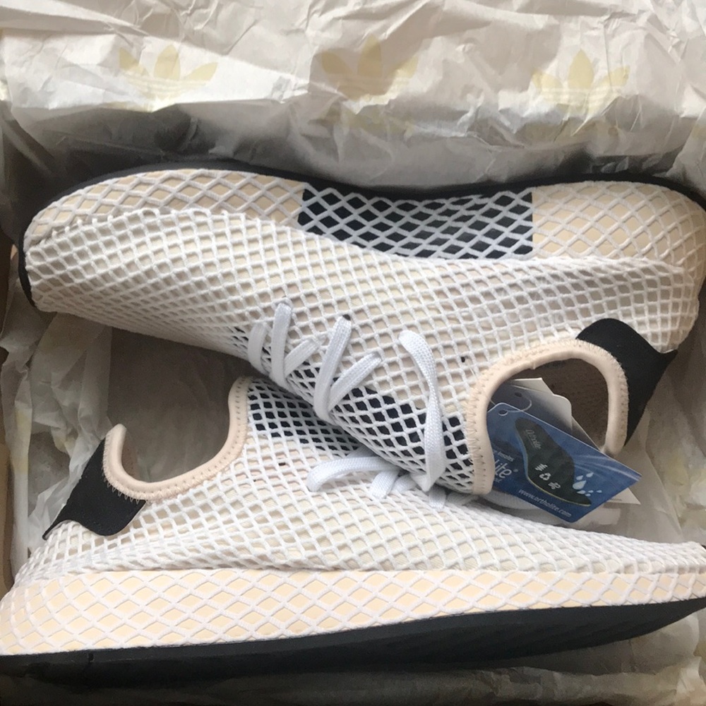 Women’s Adidas Nike Deerupt Runner Shoes